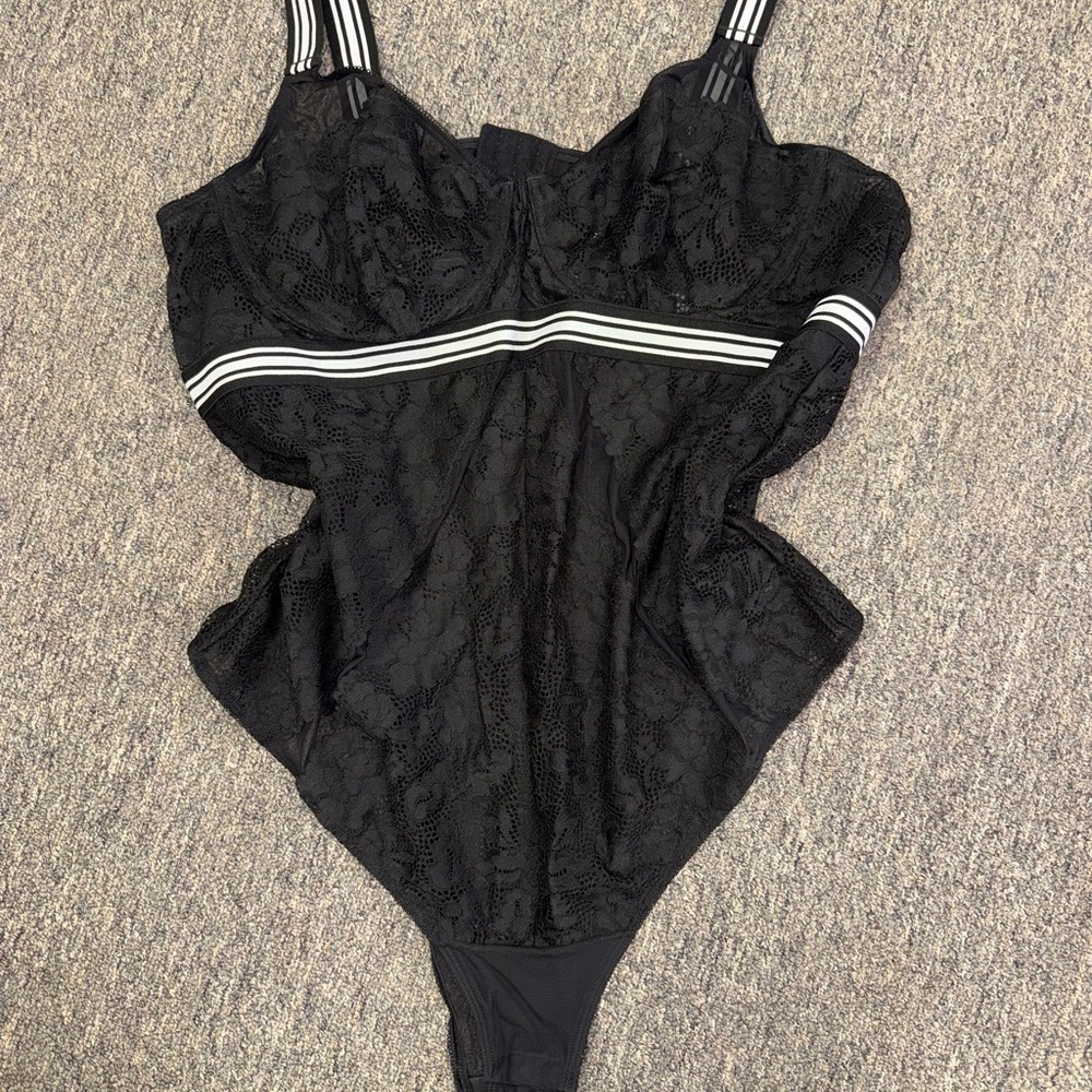 Torrid (3) Black and White Lace//Sheer Lingerie Bodysuit